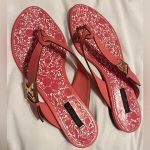 Louis Vuitton Coral floral knot sandal, flip flop, flats size 39